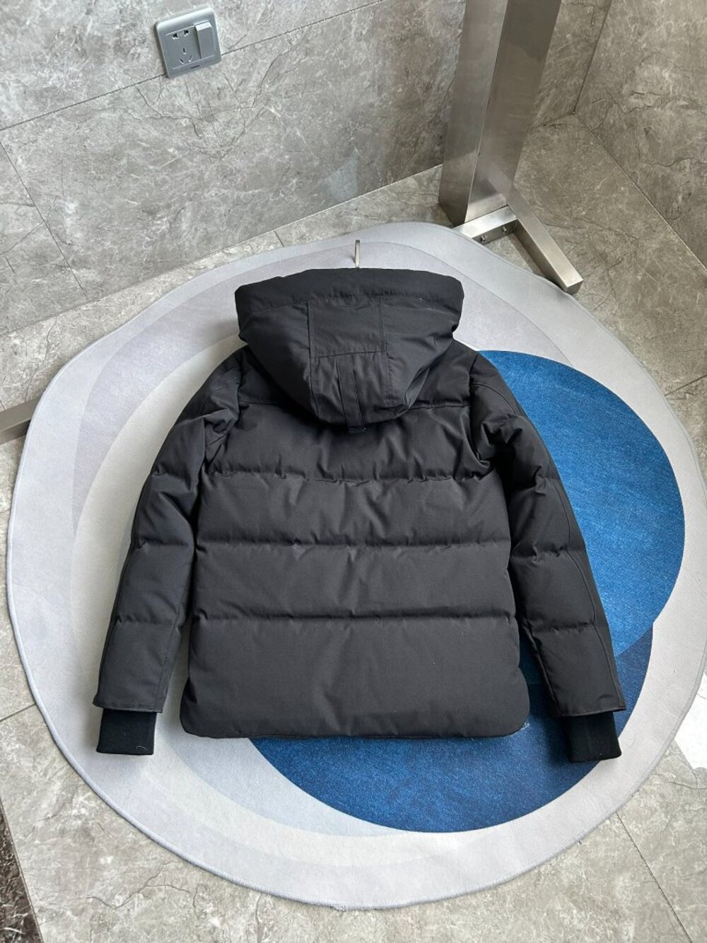 Canada Goose Black Hooded Puffer Jacket - Canada Goose Style - Picture 6 of 7